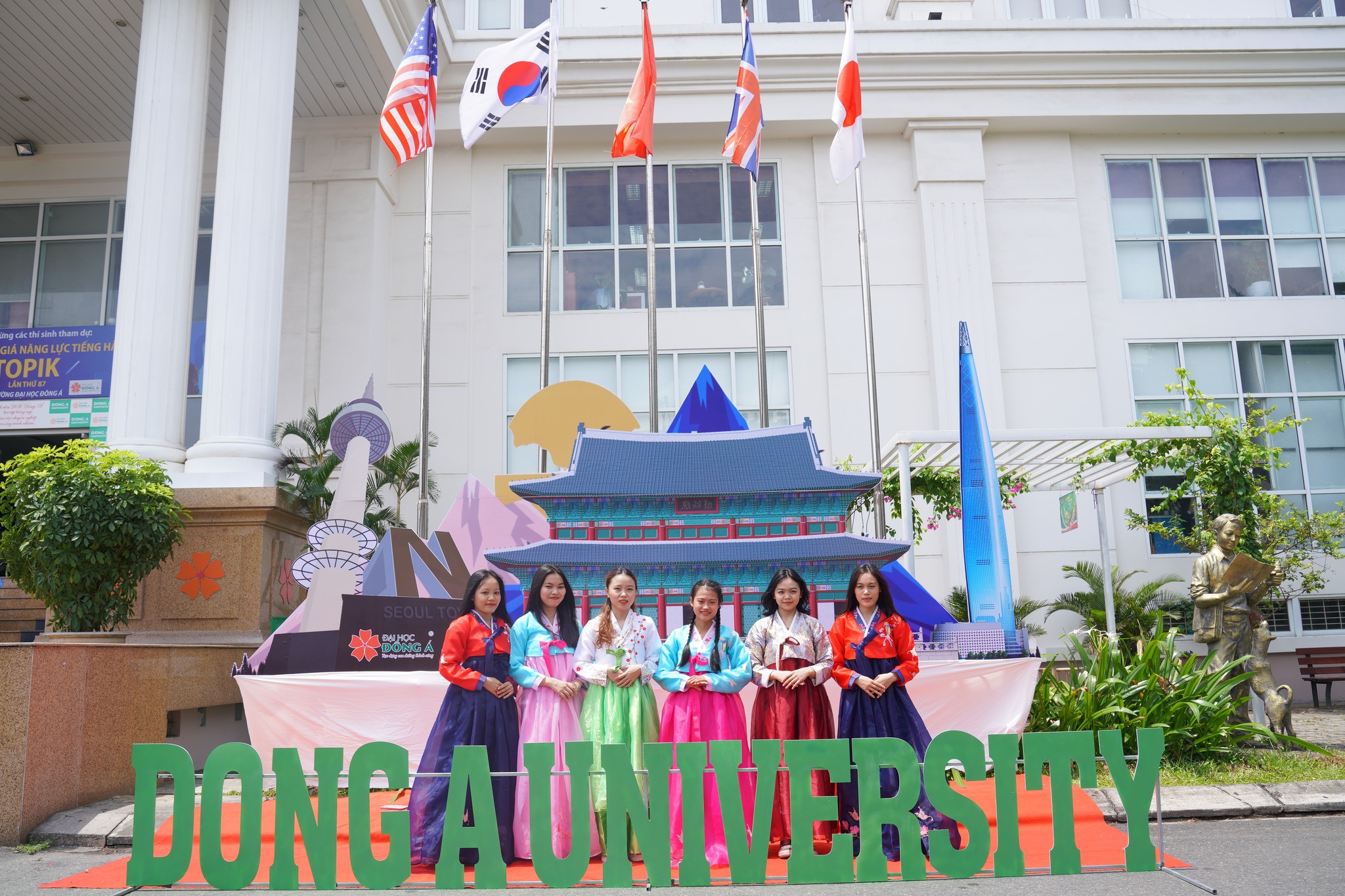 Trường Đại Học Đ&ocirc;ng &Aacute; học ph&iacute;