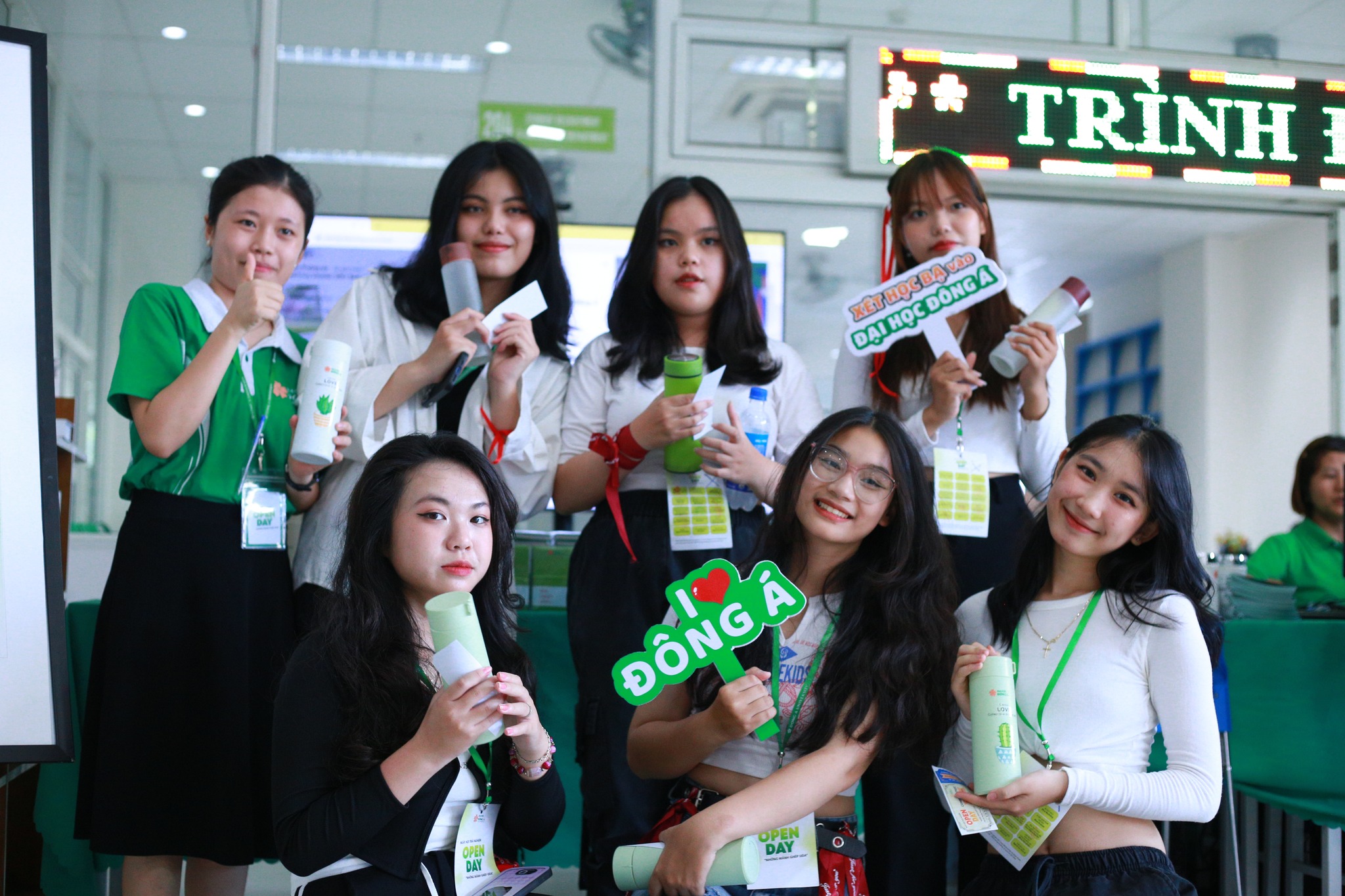 Trường Đại Học Đ&ocirc;ng &Aacute; c&ocirc;ng hay tư