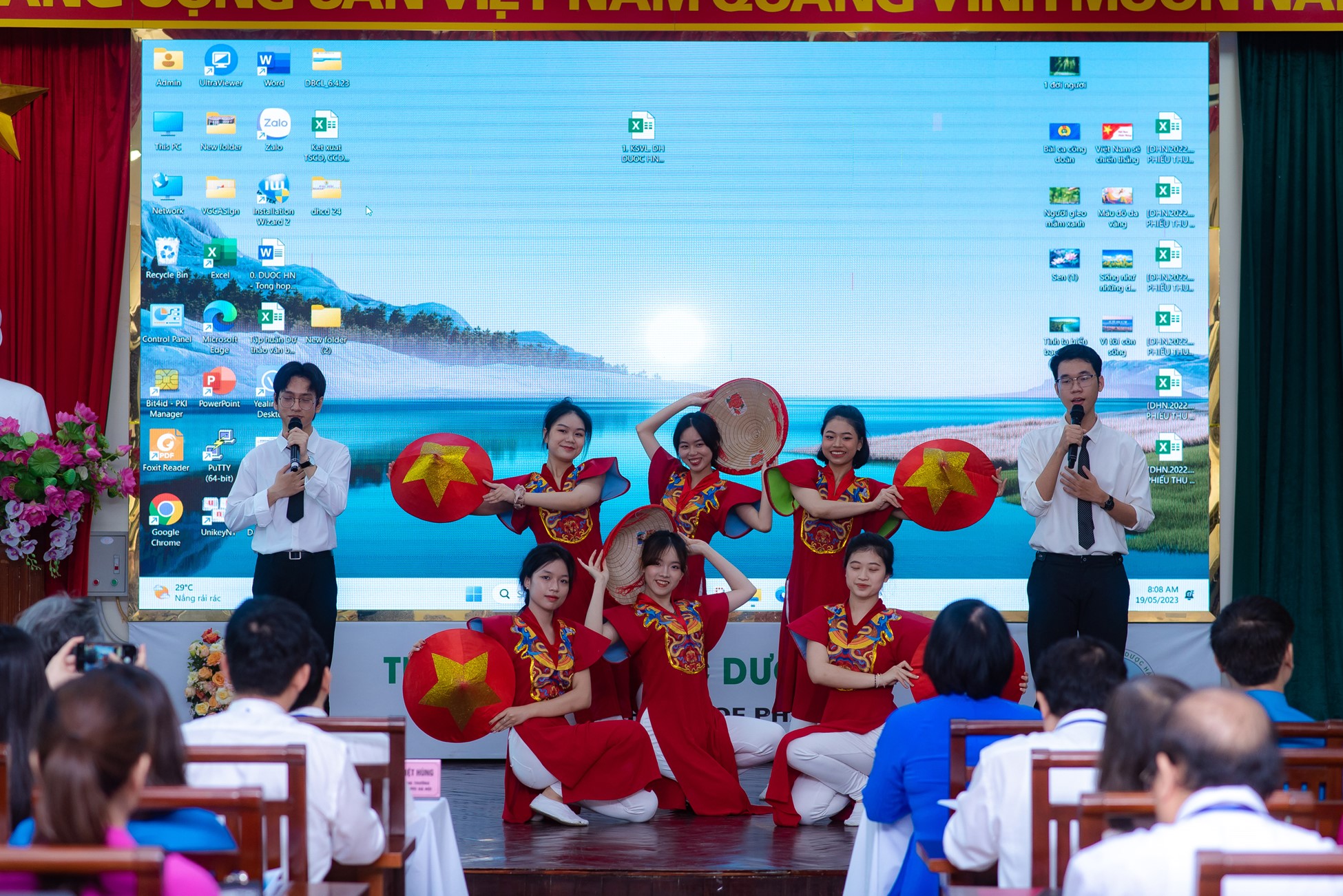 Đại Học Dược H&agrave; Nội Trường C&ocirc;ng Hay Tư
