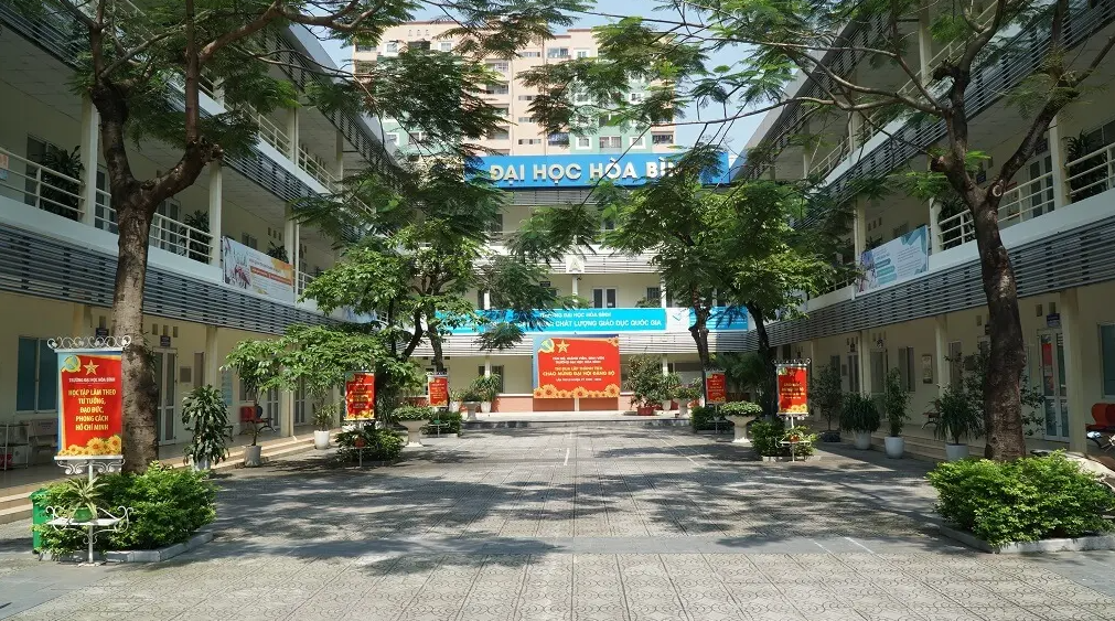 Học Ph&iacute; Đại Học H&ograve;a B&igrave;nh H&agrave; Nội