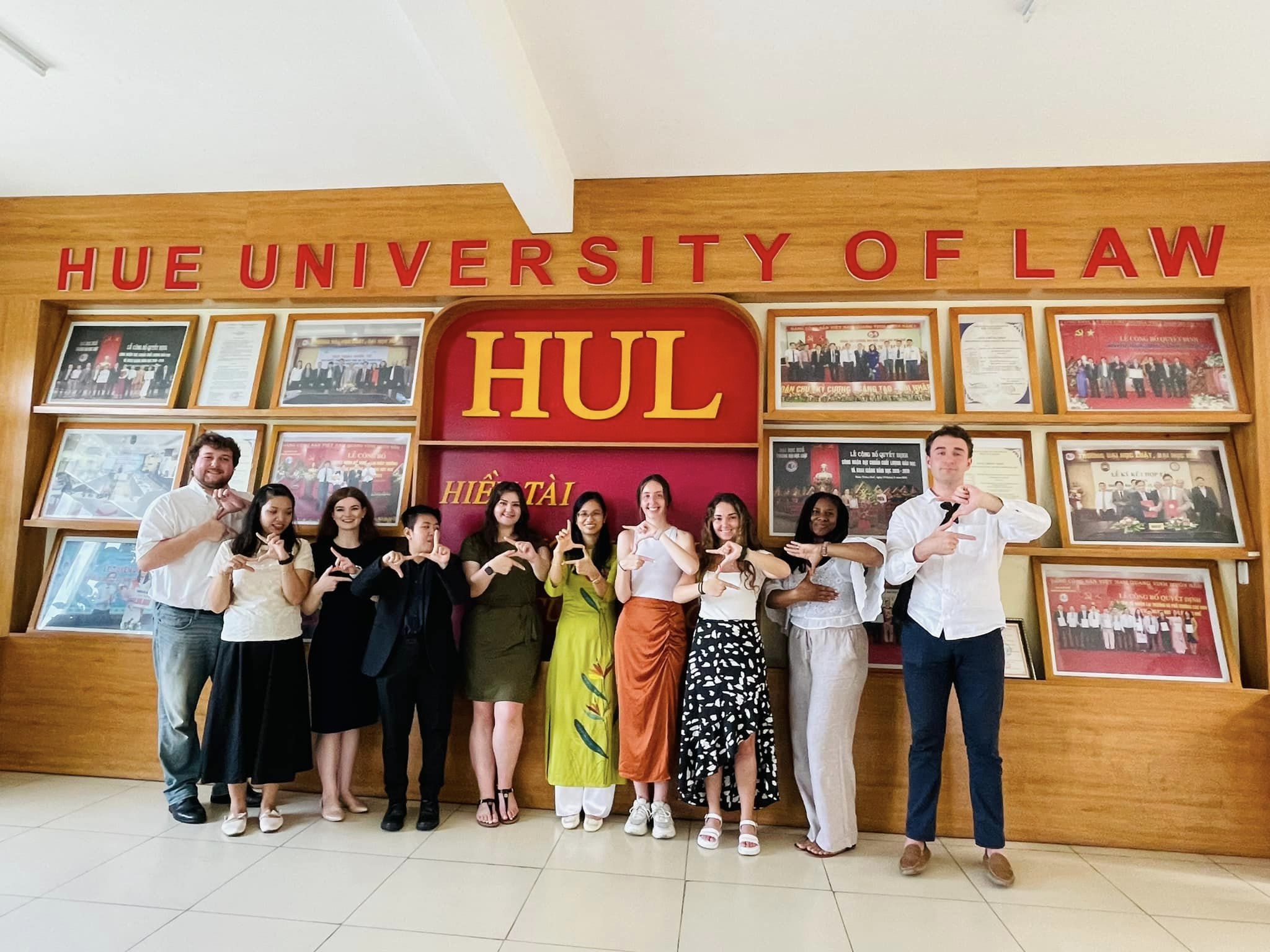 Trường Đại Học Luật Huế học ph&iacute;